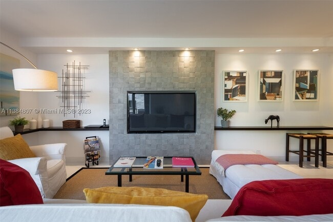 Photo - 121 Crandon Blvd Unit 463