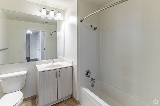 2HAB, 1BA - 829 ft² - Baño