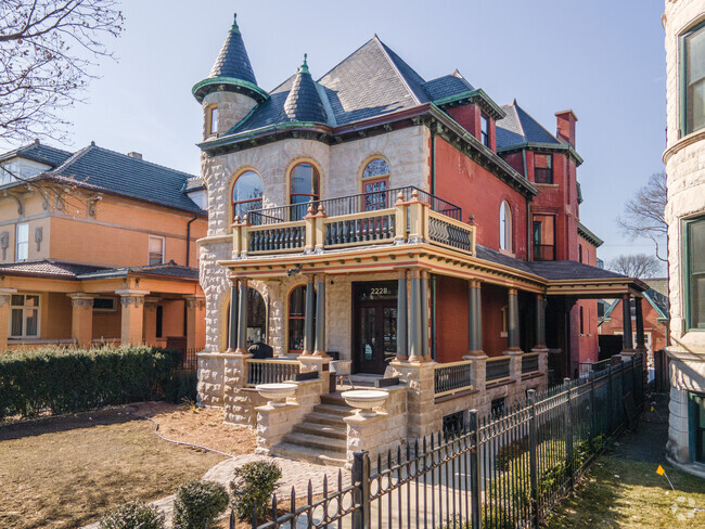 Building Photo - 2228 N Kedzie Blvd Rental