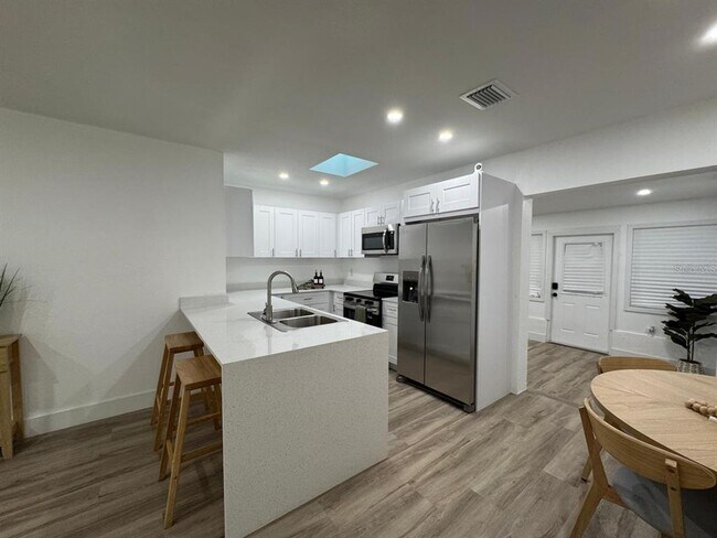 Photo - 22011 Catherine Ave