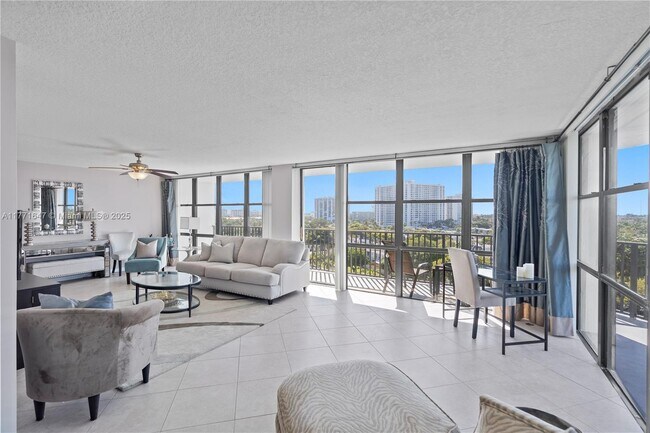 Photo - 800 Parkview Dr Unit 909