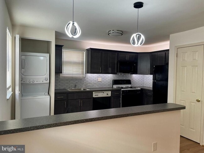 Photo - 1075 Colwell Ln