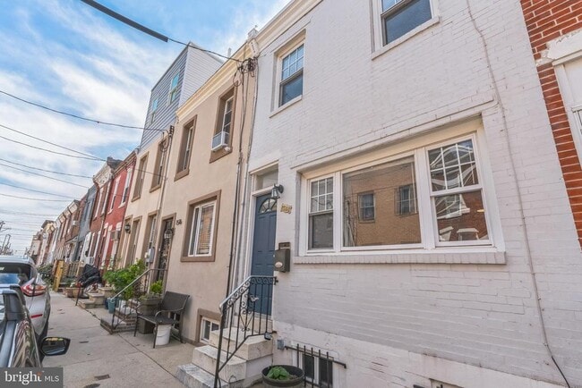 Building Photo - 1514 S Mole St