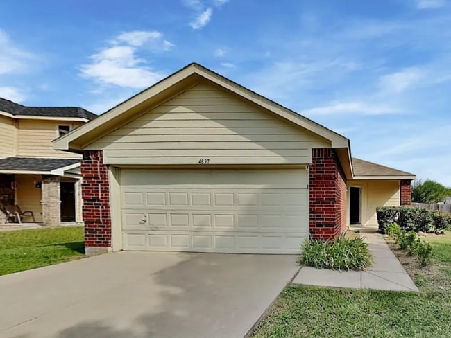 Building Photo - 4837 Waterford Dr