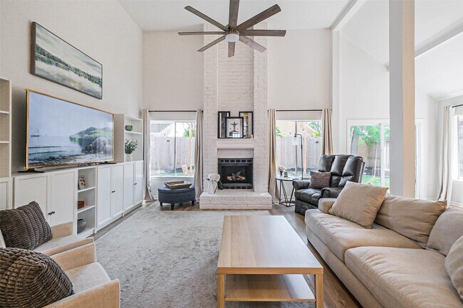 Photo - 1565 Beaconshire