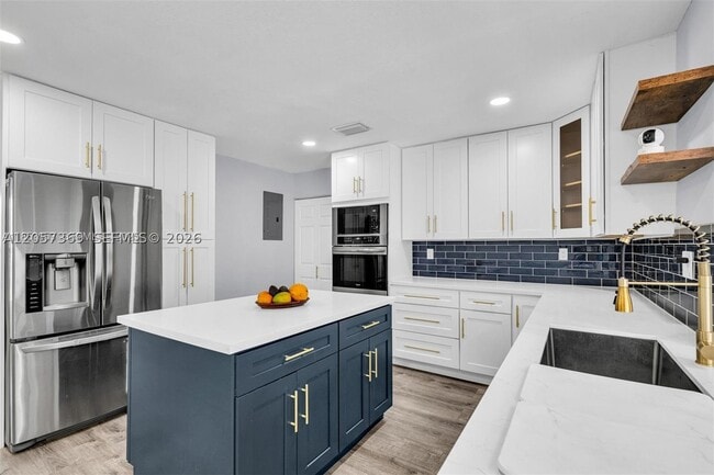 851 SW 49th Way