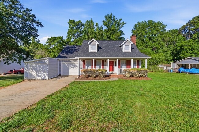Building Photo - Spacious 4BR with Beautiful Backyard Retreat!