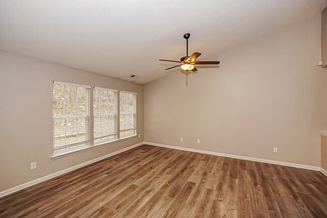 Photo - 2082 Chapel Creek Rd