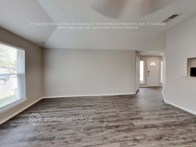 Photo - 209 Greenshire Dr