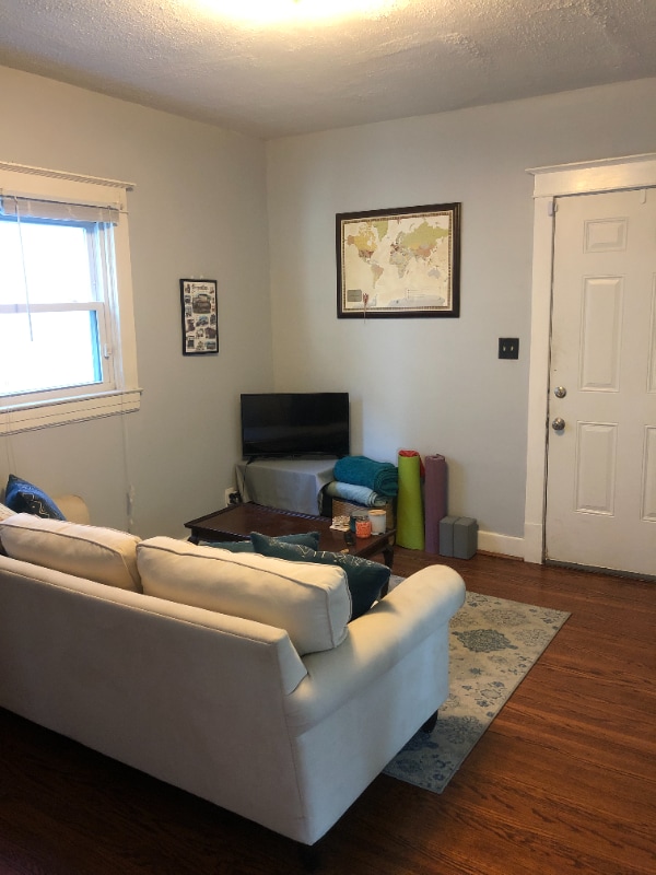 Photo - 1114 Charles St