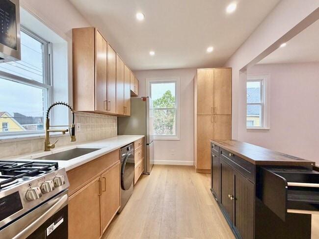 Photo - 130 Beach St Unit 2