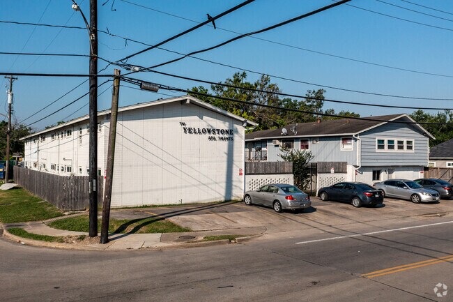 Off-Street Parking - The Yellowstone Apartments