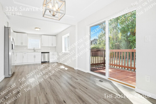 Photo - 3326 S Sawyer St