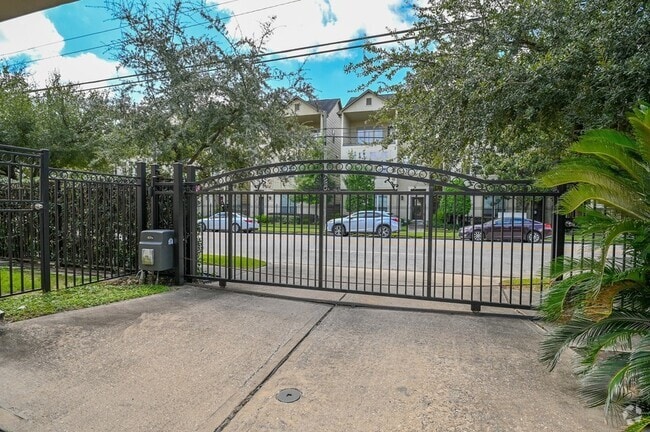 Building Photo - 2905 Leeland St Rental