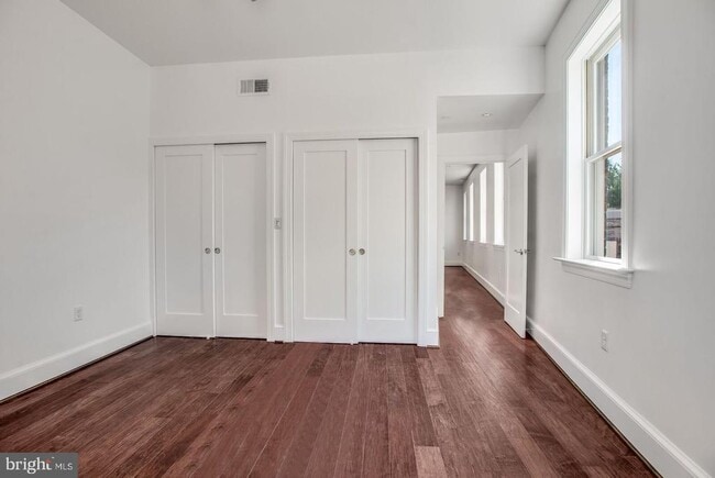 Photo - 1252 Wisconsin Ave NW