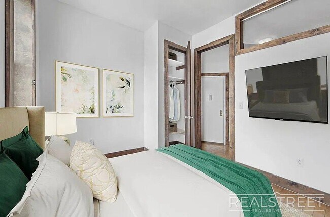 Photo - Flushing Ave Unit 2R