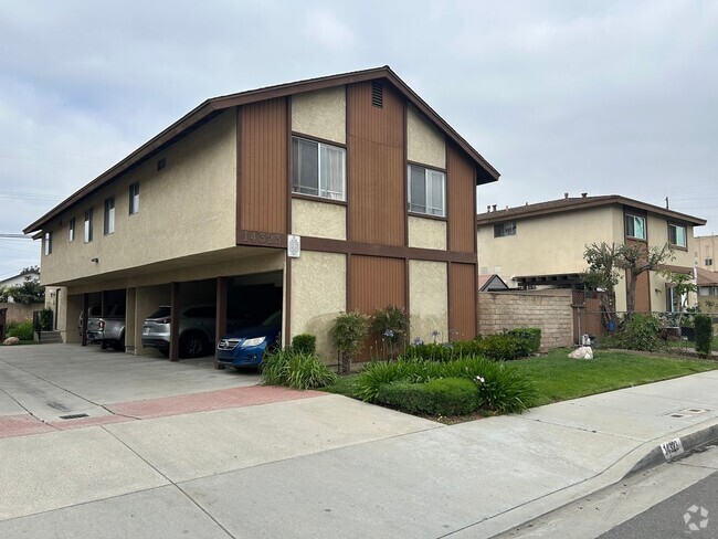 Building Photo - R09-007-MF Unit 0014323B Rental