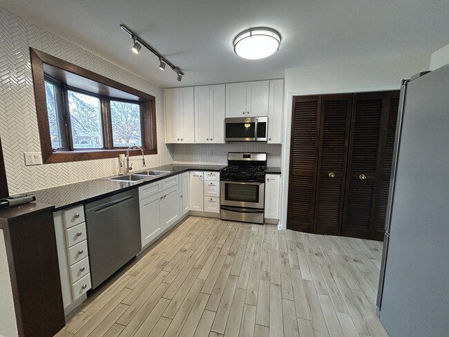 Photo - 946 E Grant Dr