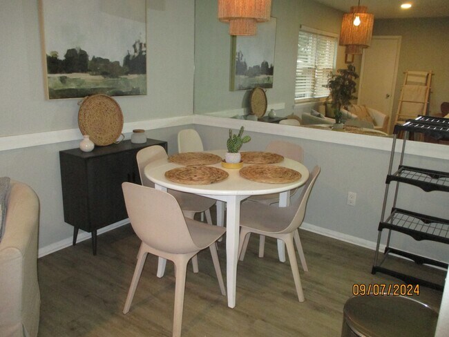 Photo - 901 Leisure Square