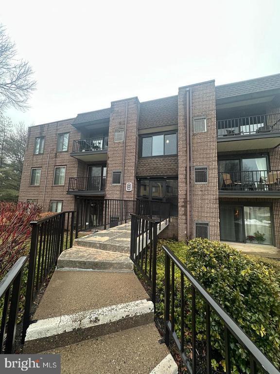 Photo - 75 Oakridge Dr