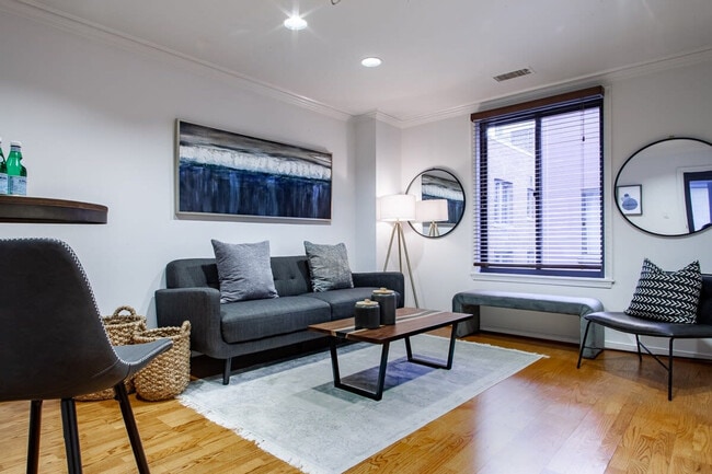 Photo - 1020 16th St NW Unidad ID1238462P