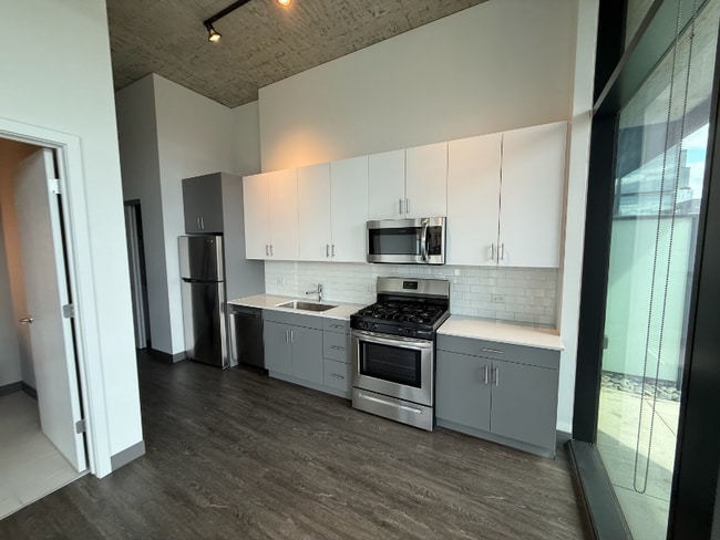 Building Photo - 180 N Elizabeth St Rental