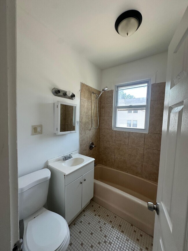 Photo - 78 S Devine St