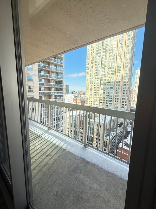 Building Photo - 601 N State St Unit 2207