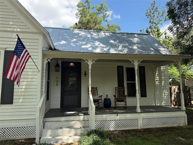 Photo - 408 Short St