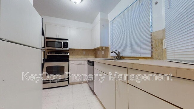 Photo - 1945 Washington St Unit #406