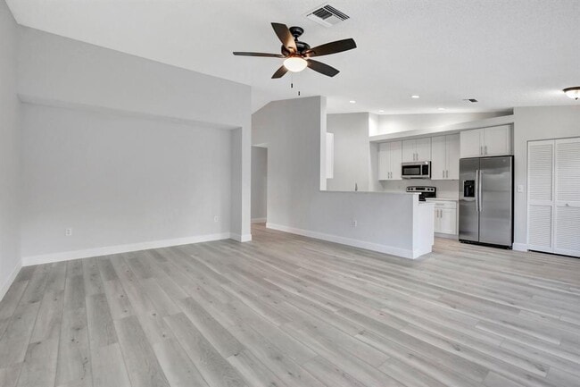 Photo - 5200 NW 66th Ave