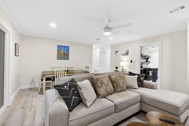 Photo - 203 Eleanor Ave Unit SI ID1530493P