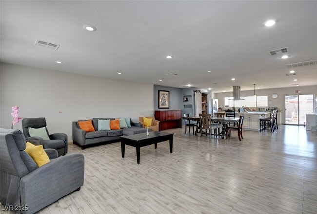 Photo - 603 Palmhurst Dr House