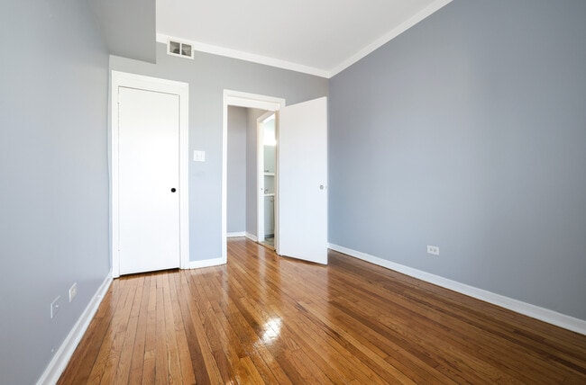 Photo - 7255 S Calumet Ave