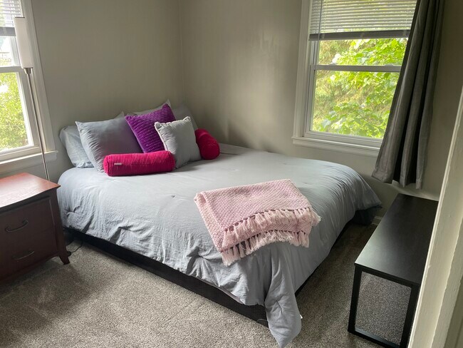 6713 W Dixon St Unidad Furnished Upper