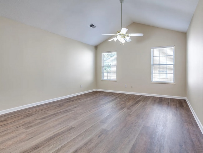 Photo - 2bd/2ba end unit available now!