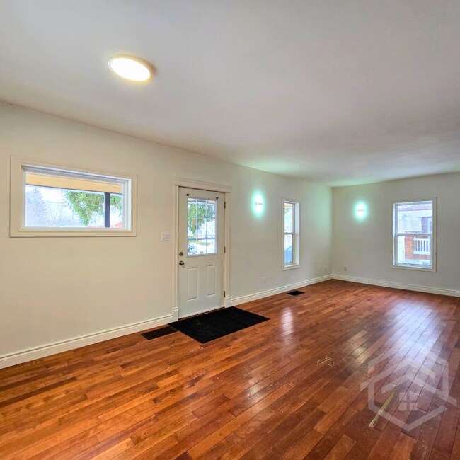 Photo - 3-Bedroom House in Otterville!!