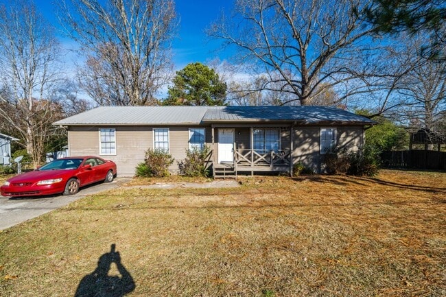 Building Photo - Spacious 4-Bedroom Home in Pleasant Grove ...