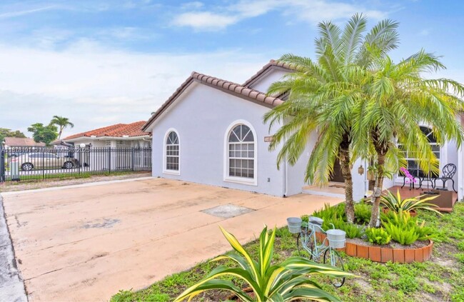 Building Photo - 14214 SW 53rd St Rental