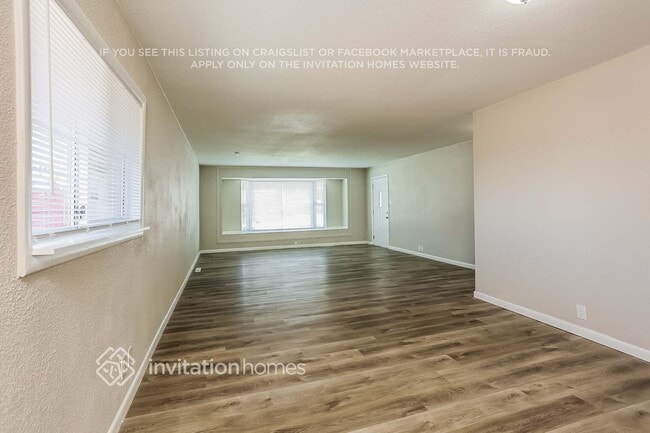 Photo - 820 Essex Dr