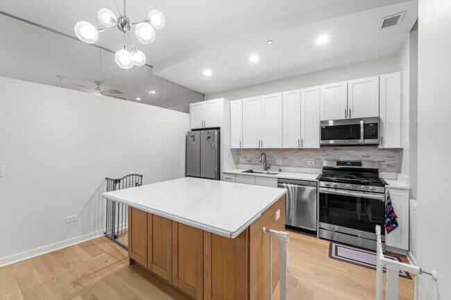 Photo - 208 W Washington St Unit 912