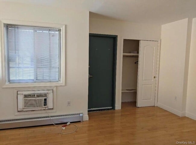 Photo - 150-01 Northern Blvd