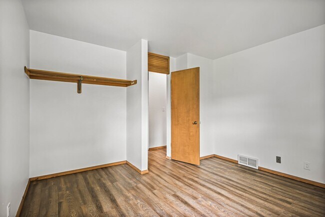 1424 E Main St, Watertown, WI 53094