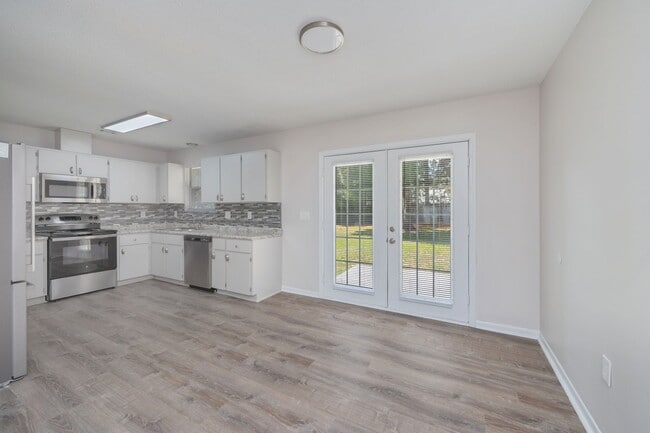 Building Photo - 126 Camellia Pl