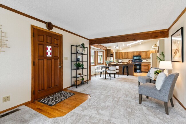 Photo - Mathews Beach, 4 bedroom, 3 bath with MIL! 15 Minute Walk to Burke Gilman Trail!