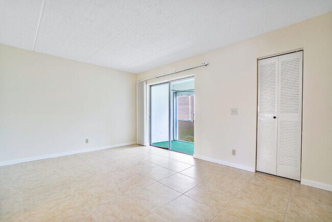 Photo - 400 Village Green Cir W Unit 102