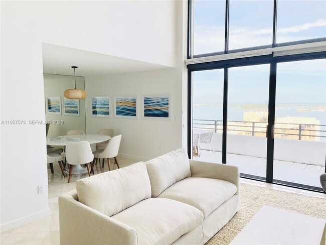 Photo - 151 SE 15th Rd Unidad 2503