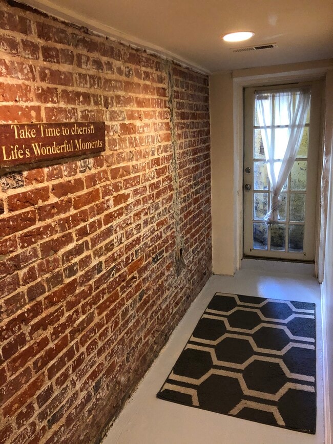 Photo - 902 Westminster St NW