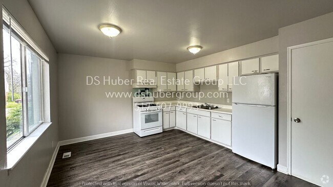 Building Photo - 943 Vincent- Rental