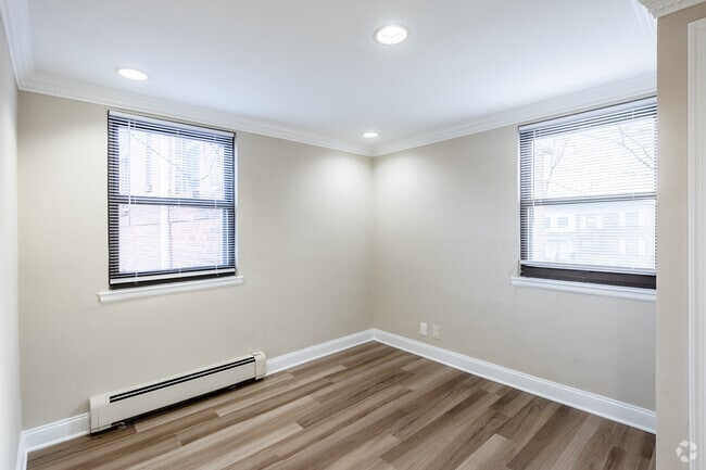 2BR 1BA - 664SF